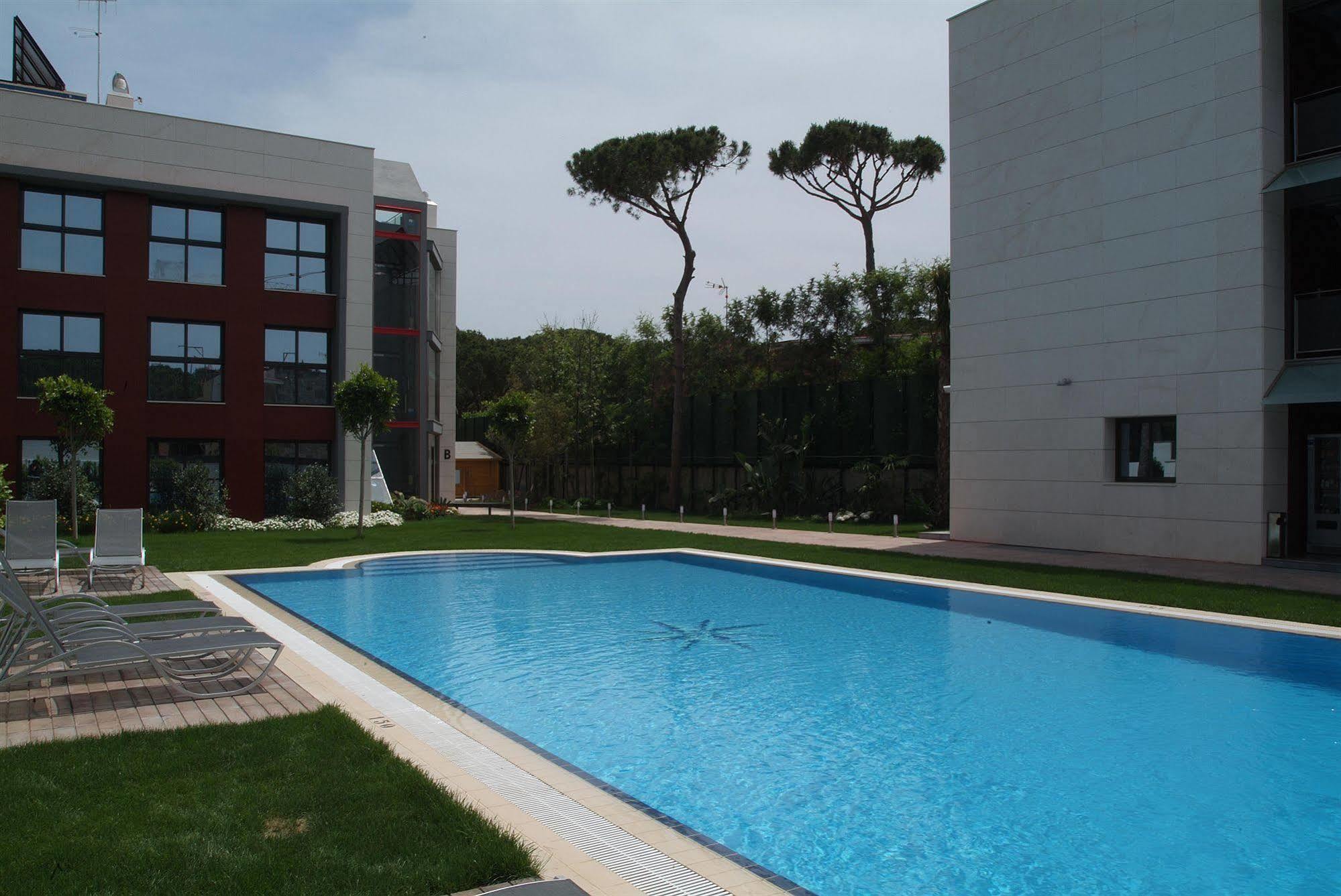 Apartamentos Royal Marina Gardens Castelldefels Extérieur photo