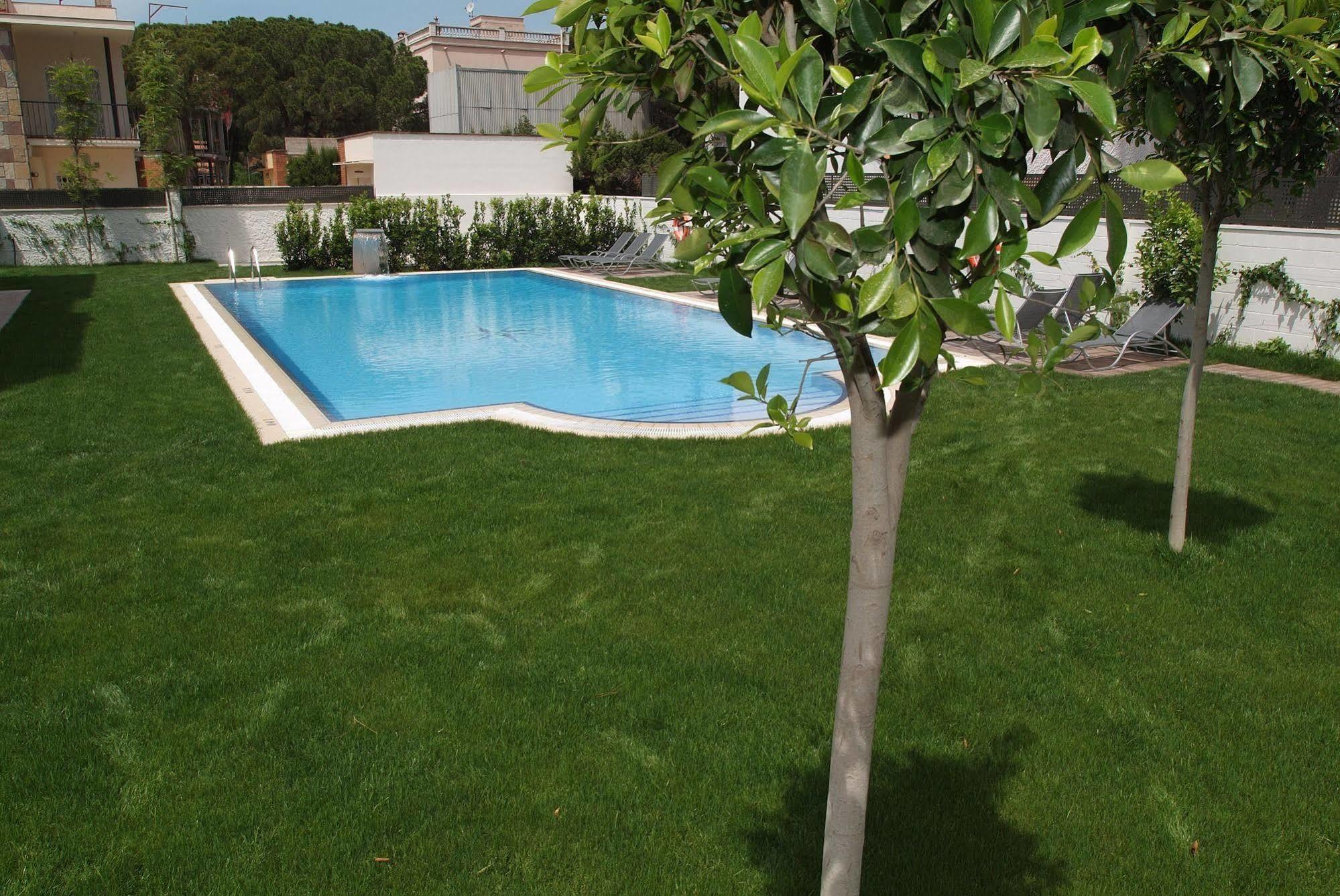 Apartamentos Royal Marina Gardens Castelldefels Extérieur photo