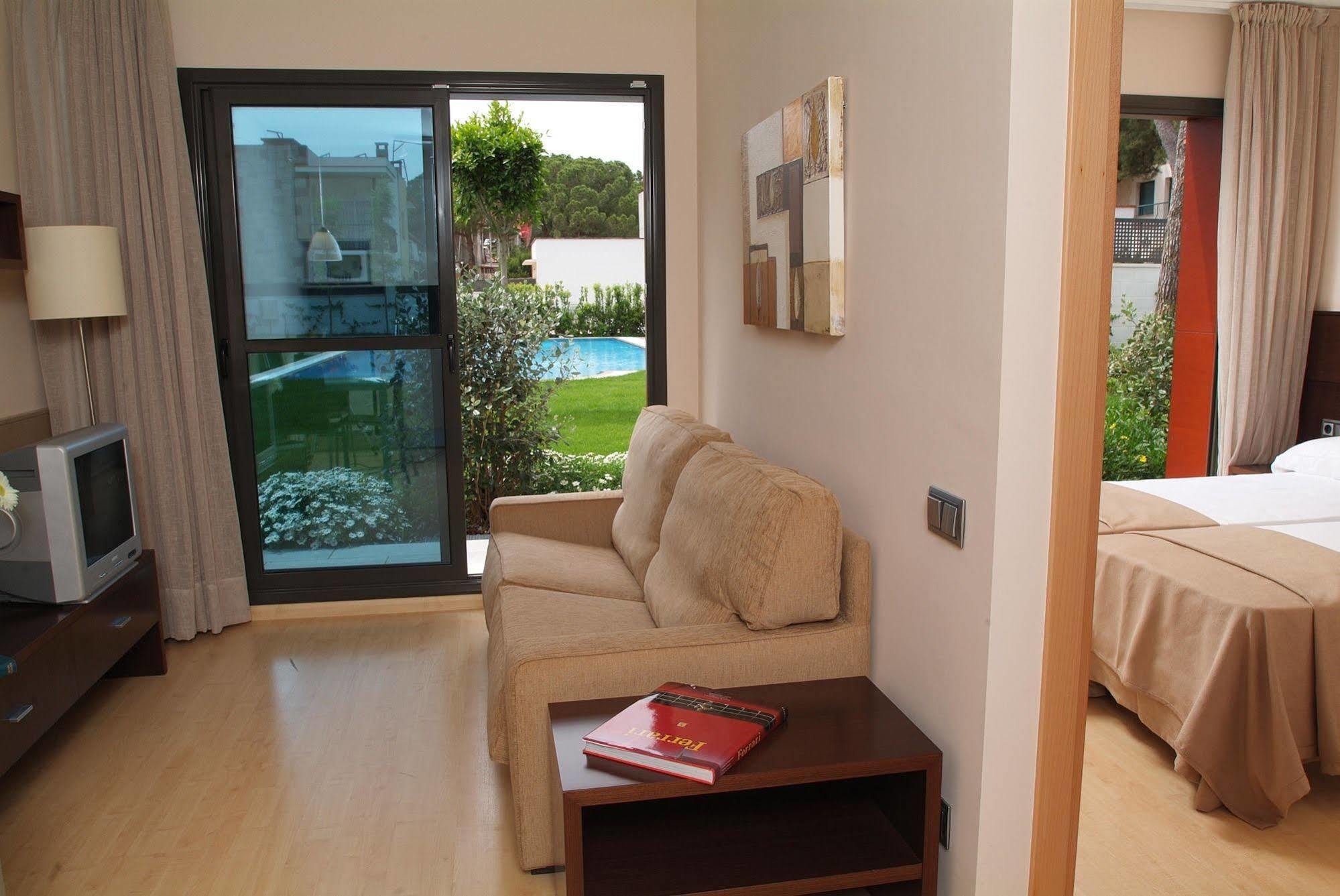 Apartamentos Royal Marina Gardens Castelldefels Extérieur photo